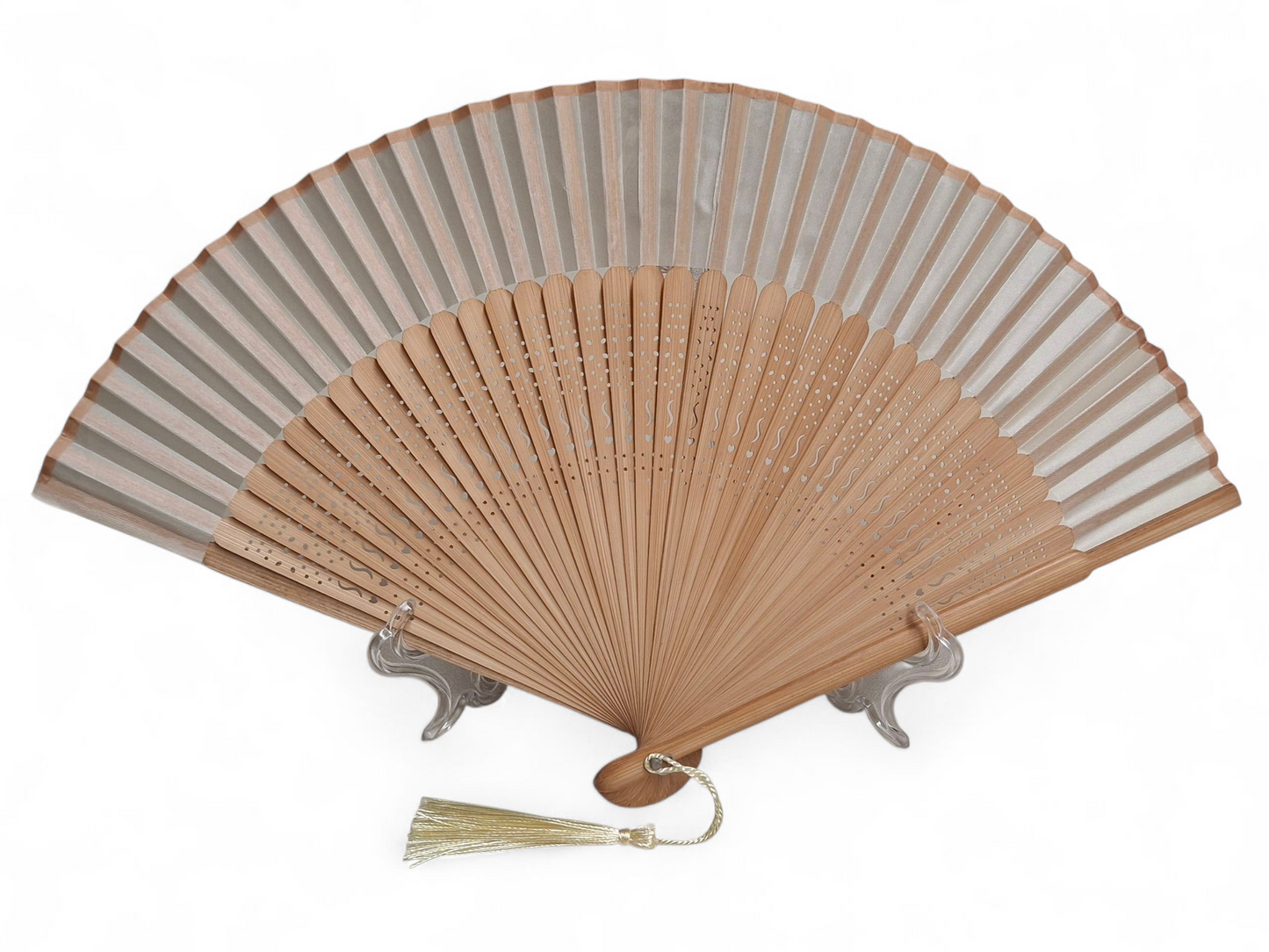 Very light fan with bamboo wood and fabric handle. Opening 42cm. #5108-4