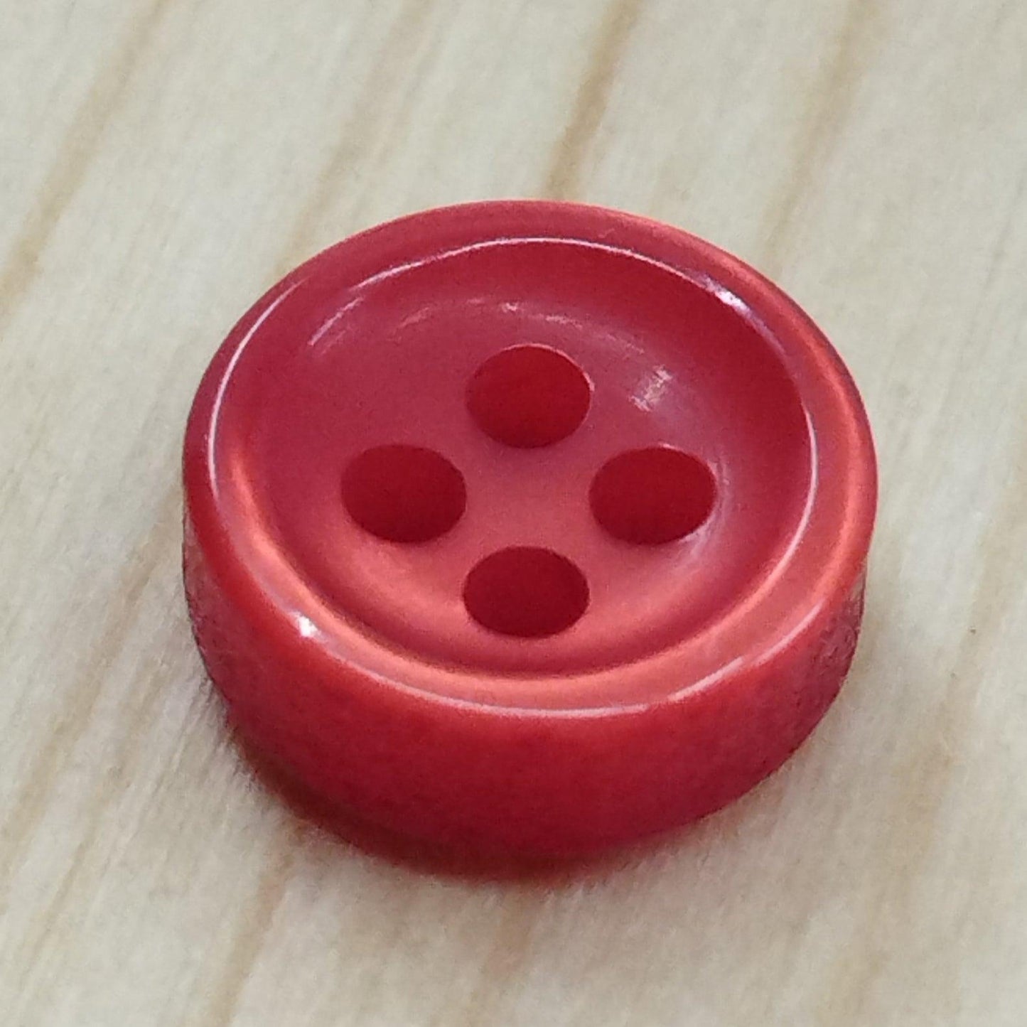 Bottoni spessorati alti 4 mm per camicia da uomo imitazione madreperla lineati 14-16 - Merceria Rispoli