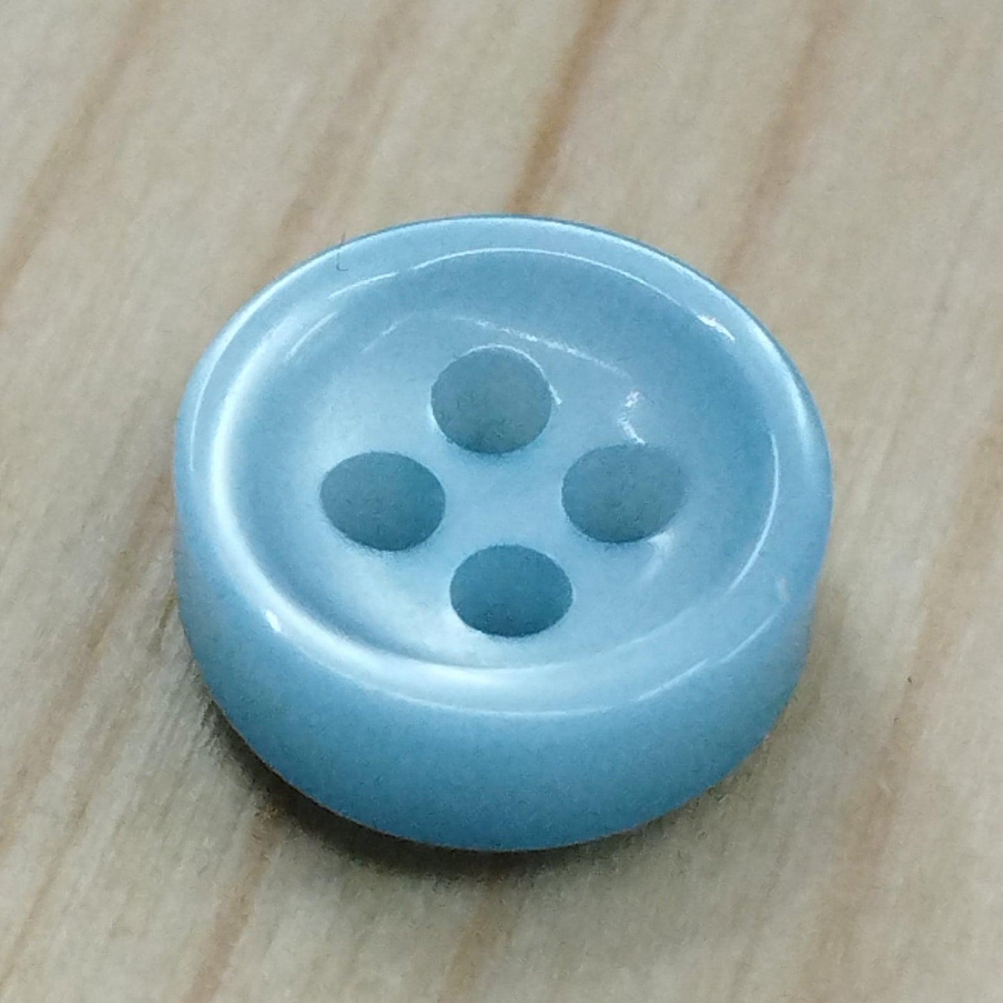 Bottoni spessorati alti 4 mm per camicia da uomo imitazione madreperla lineati 14-16 - Merceria Rispoli