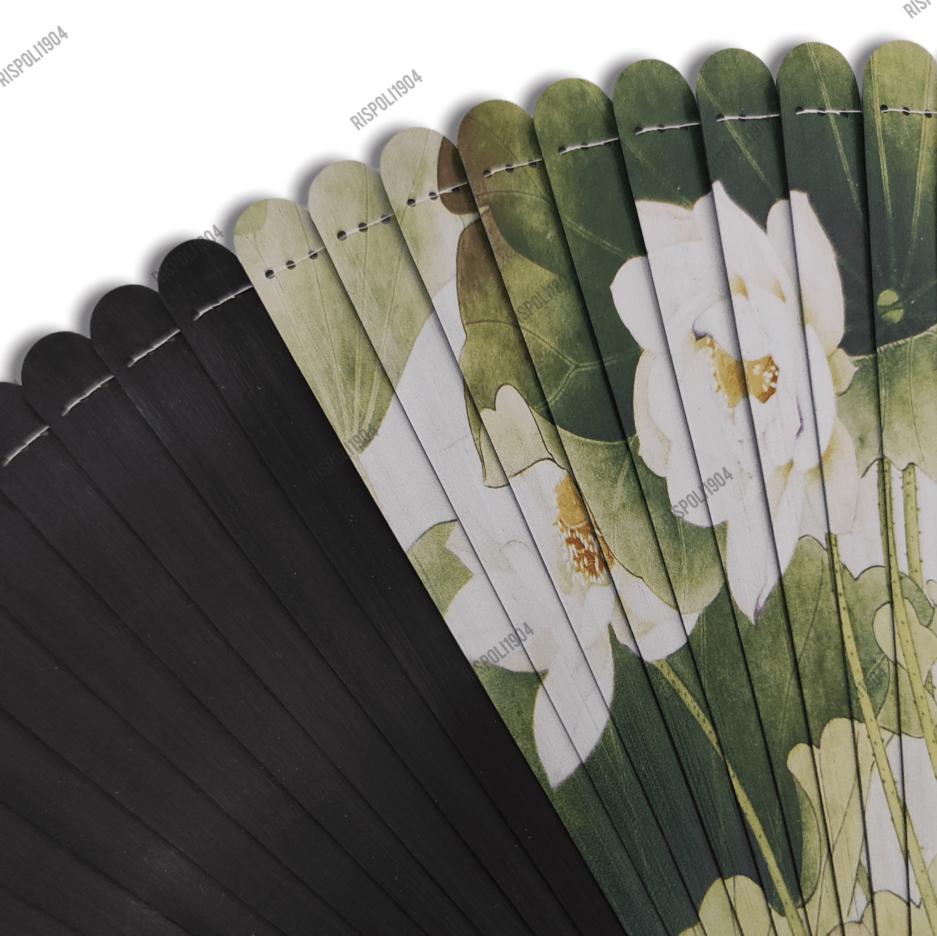 Ventaglio leggero ed elegante in bamboo con stampa digitale. Apertura 37 cm. #5107-5 - Merceria Rispoli
