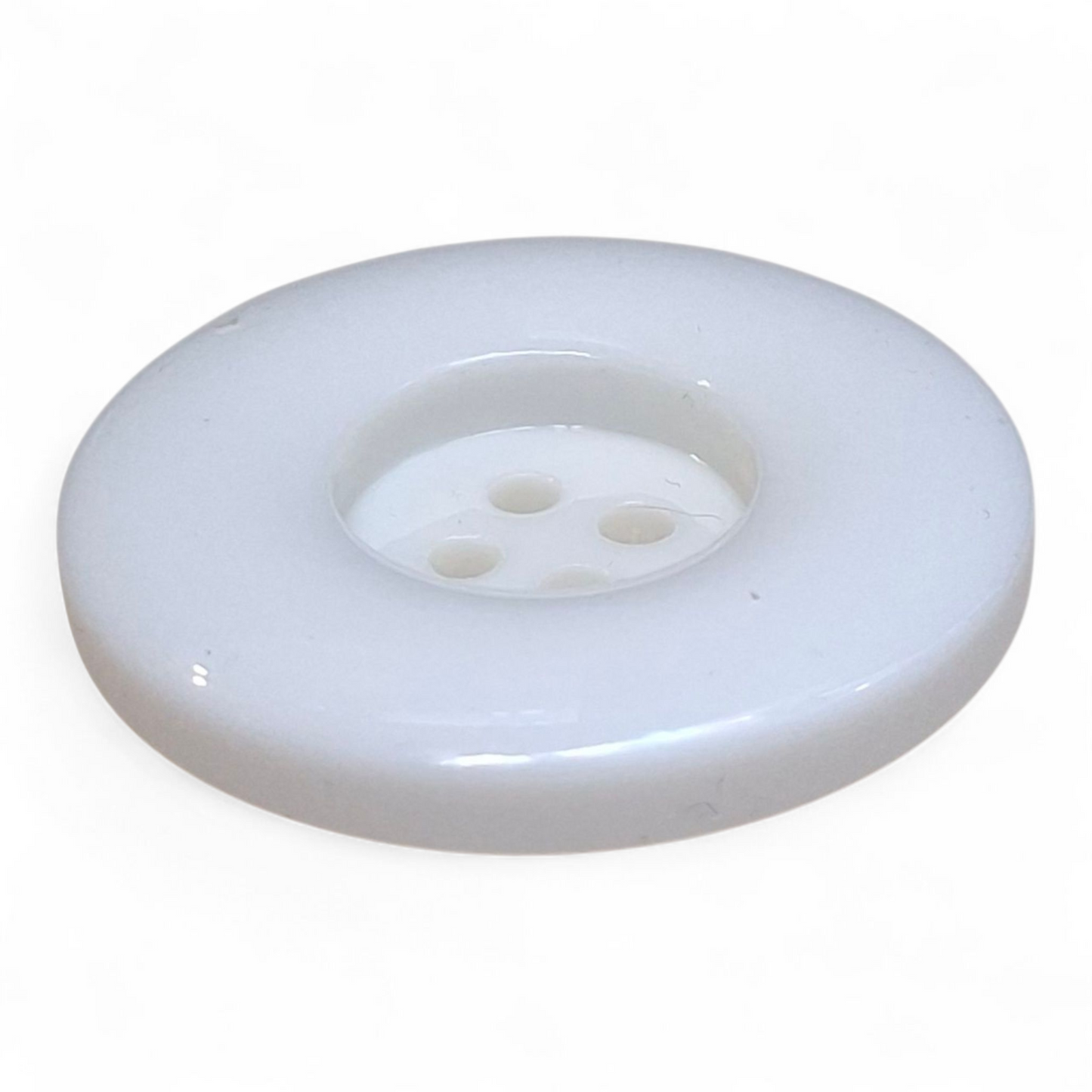 Bottone bianco ottico 4 fori con bordo largo arrotondato – AR025159