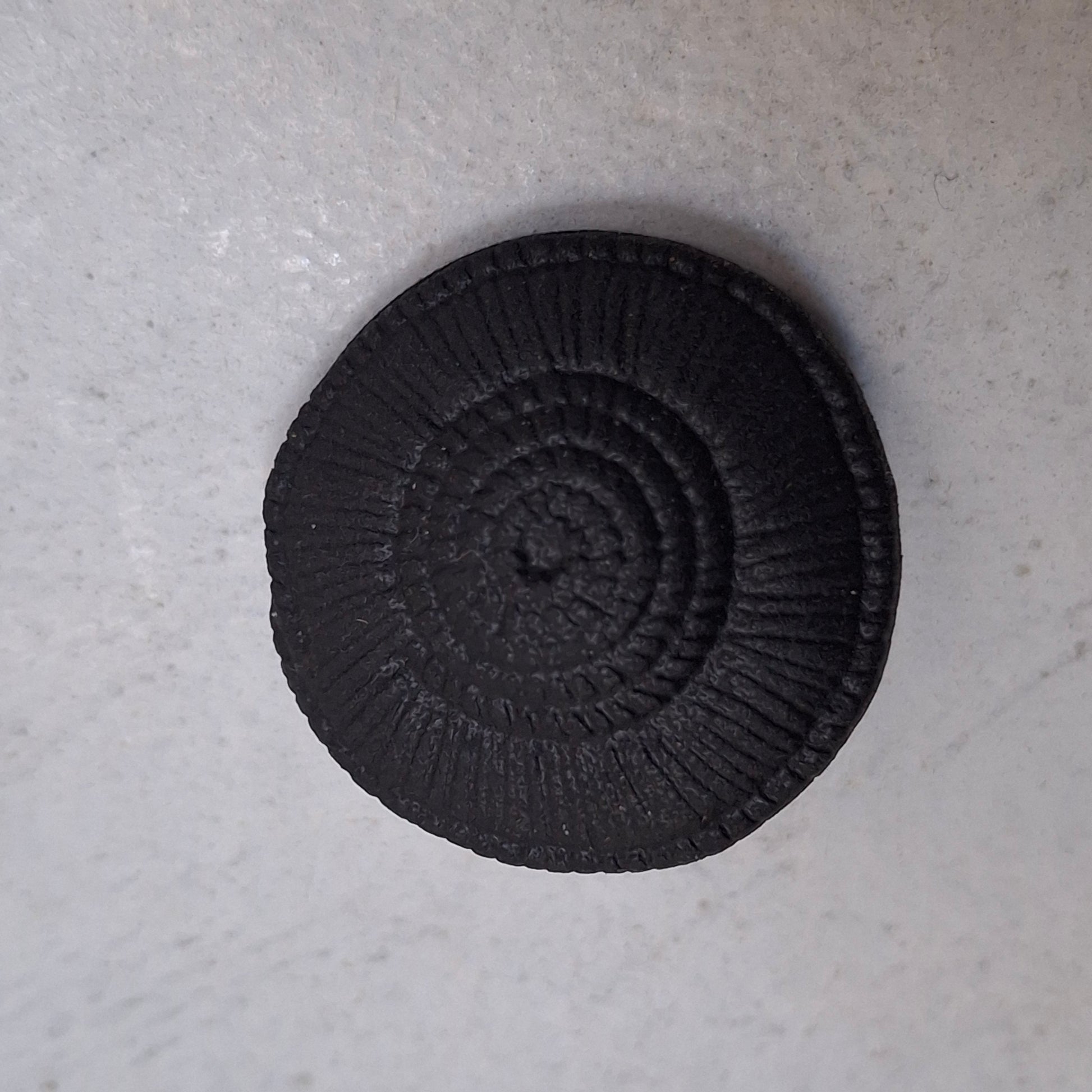 Bottone Forma Ammonite con Gambo - Nero