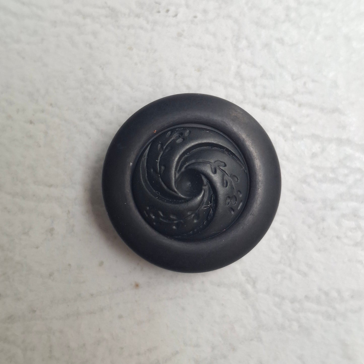 Bottone Bicolore Bignè con Gambo - Nero