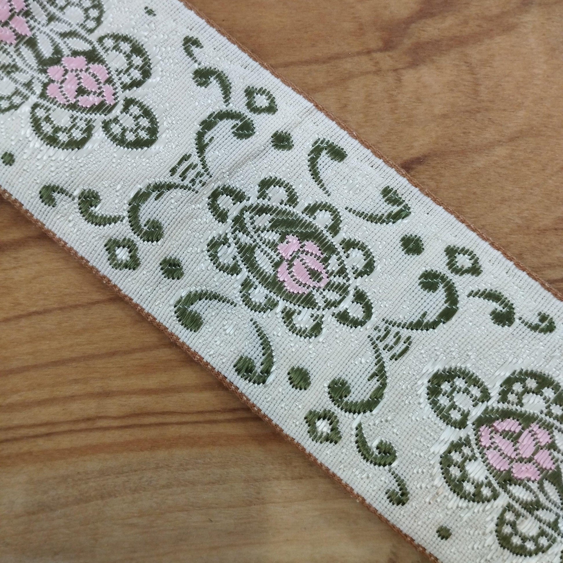 Gallone panna con disegni damascati rosa/verde - Merceria Rispoli