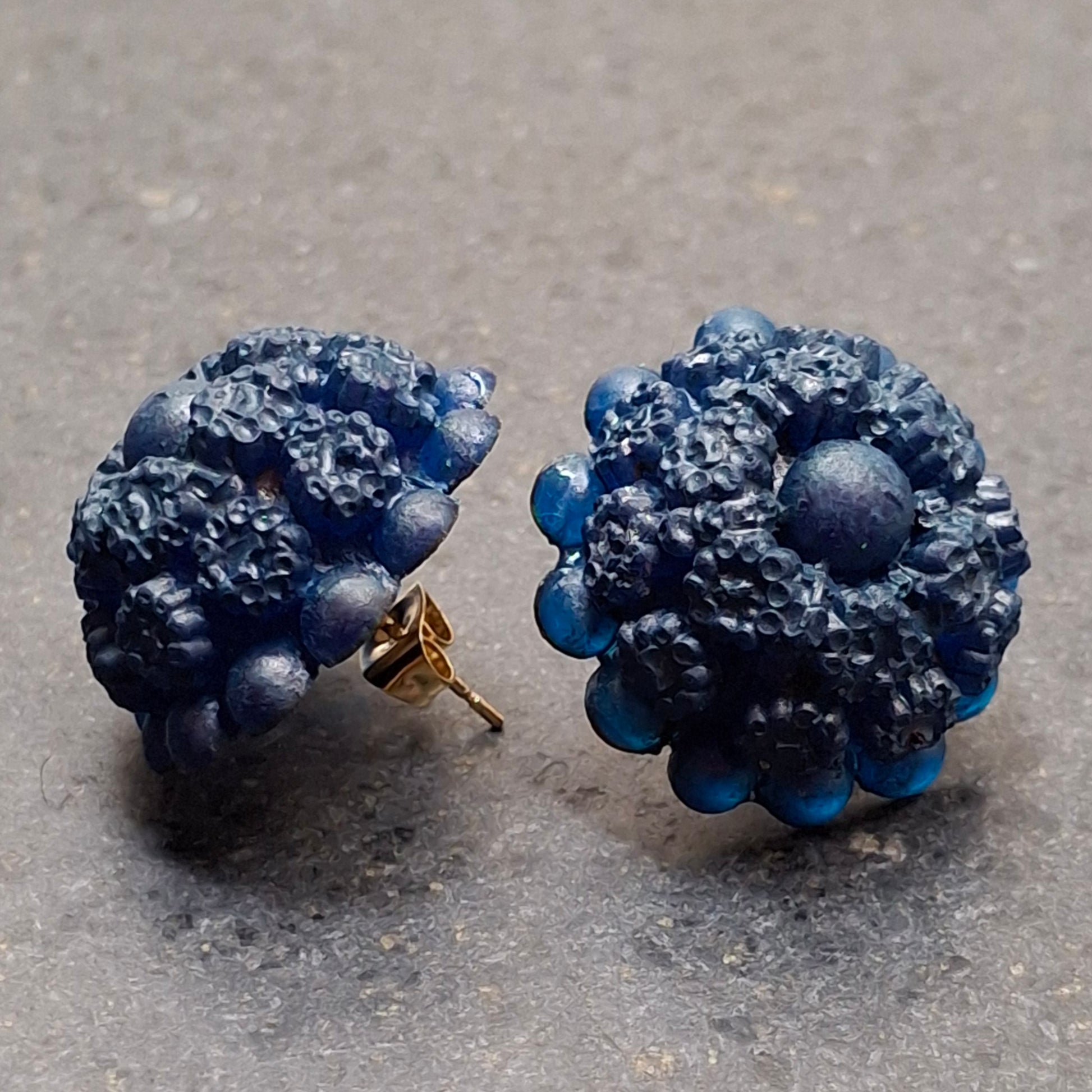 Orecchini Gelée a bottone fatti a mano in resina – Blu Notte | Merceria Rispoli
