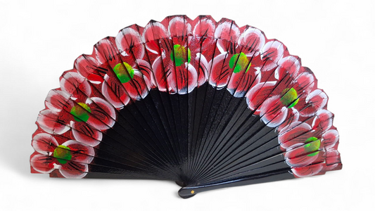 Ventaglio in legno con rose intagliate, dipinto a mano. Rosso/nero. Apertura 42 cm. #1104/3 – bijoux artigianali Merceria Ris