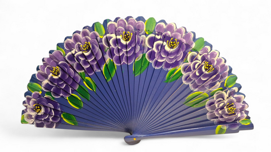 Ventaglio in legno con rose intagliate, dipinto a mano. Viola/blu. Apertura 42 cm. #1105/4 – bijoux artigianali Merceria Risp