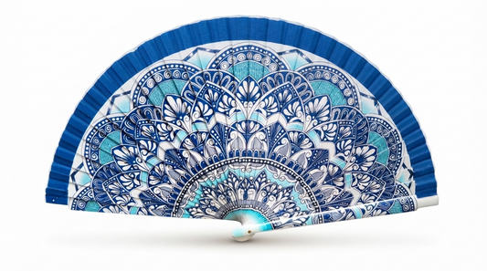 Ventaglio spagnolo in legno con mandala blu e bianco stile ceramica, apertura 42 cm - Merceria Rispoli